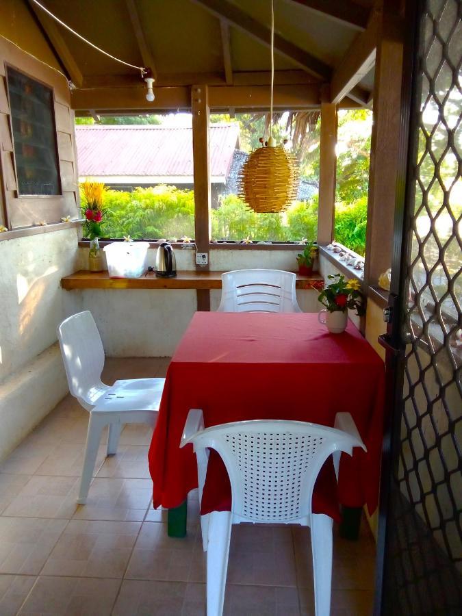 Vatupau Beachfront Bungalows Port Vila Buitenkant foto