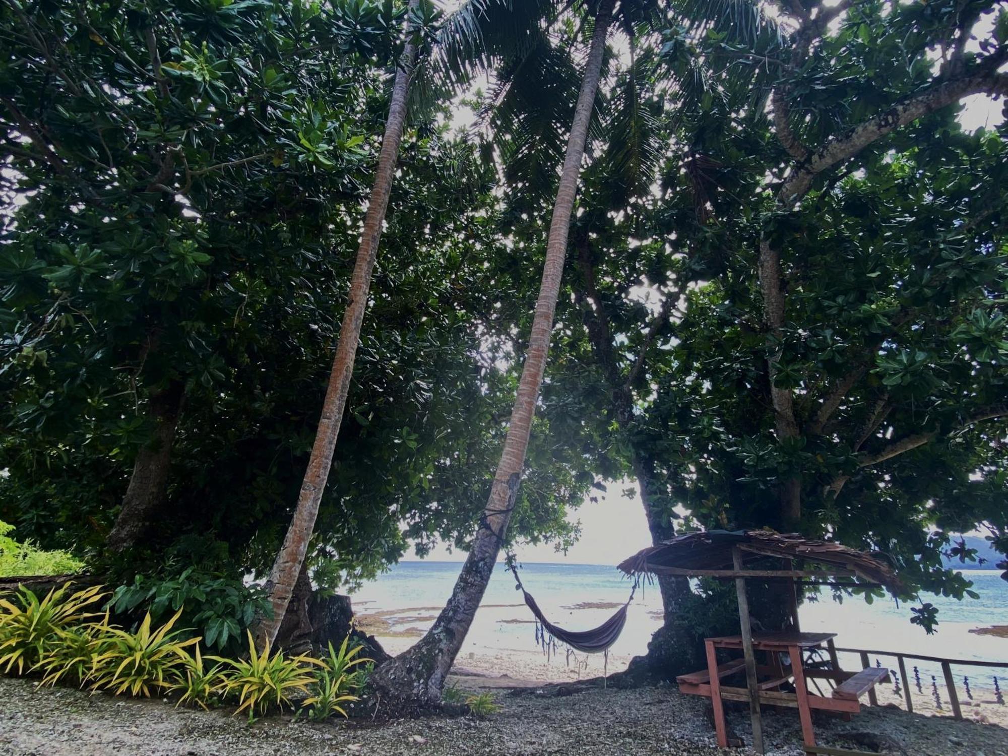 Vatupau Beachfront Bungalows Port Vila Buitenkant foto